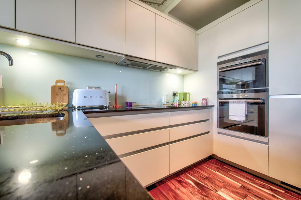 Modern Flat With Fantastic Views Apartment เอดินบะระ ภายนอก รูปภาพ